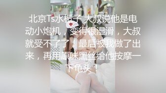 极品尤物美女小骚货，3P激情名场面，前后夹击边操边吃，两小哥轮流操，大长腿骑乘位，极度淫骚