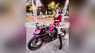 3/5最新 长相妖艳喜欢诱惑一线天馒头逼黑色网袜脱下丁字裤VIP1196