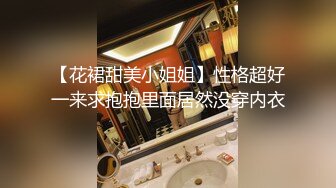 小宝寻花约了个牛仔短裤白衣少妇，沙发调情口交舔奶侧入猛操上位骑乘，呻吟娇喘非常诱人