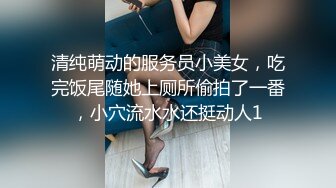 眼镜熟女阿姨 啊啊 用力 都插到肚子里了 阿姨真会玩 被无套爆老菊花 再射在饼干上当夜宵吃