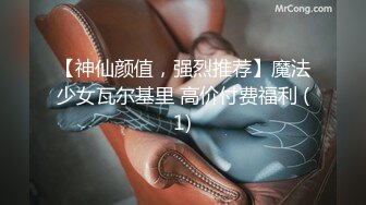 在轻松的音乐中与我性交