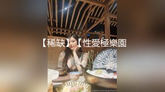 KTV妖艳性感的高颜值坐台美女约到家中玩弄操逼，极品蝴蝶美穴干的淫水直流，疯狂抽插快射时拔出鸡巴射她嘴里!