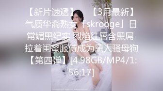 EDE罩杯妹妹与两支大鸡鸡哥哥玩3P (1)