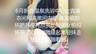 露脸大胸美女舔完鸡巴就挨操，颜值颇高，叫声诱人