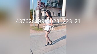  熟女阿姨在家啪啪 被无套输出 这哥们的鸡吧咋看上去怪怪的 像肿了一样