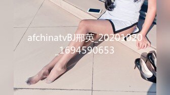 《人气网红最新》露脸才是王道！推特28万粉无毛馒头逼36D纯欲少女【兔子布朗尼】私拍2 百合露出调教啪啪多种多样 (10)