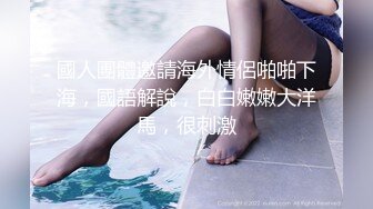 奶水在滴答，一手握不下的骚奶子高颜值哺乳期少妇，口交大鸡巴撅着屁股让小哥舔逼，后入玩着大奶子爆草抽插